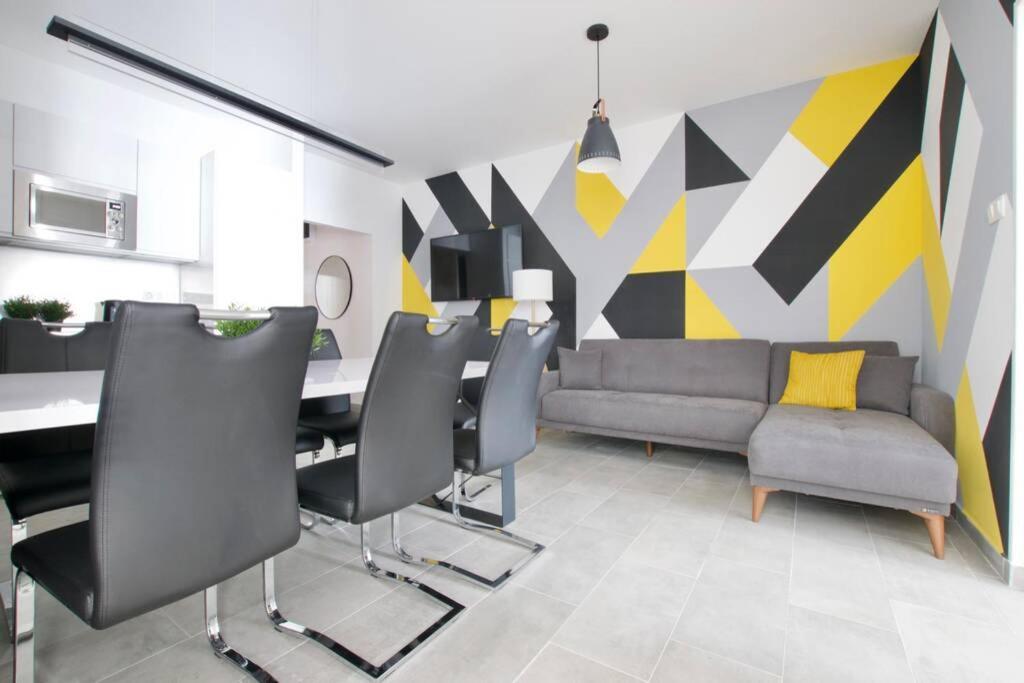 Premium Apartment By Hi5-Vaci Str. 3 Bedroom Budapest Eksteriør billede