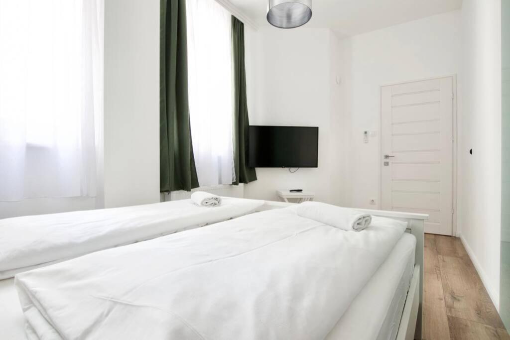 Premium Apartment By Hi5-Vaci Str. 3 Bedroom Budapest Eksteriør billede