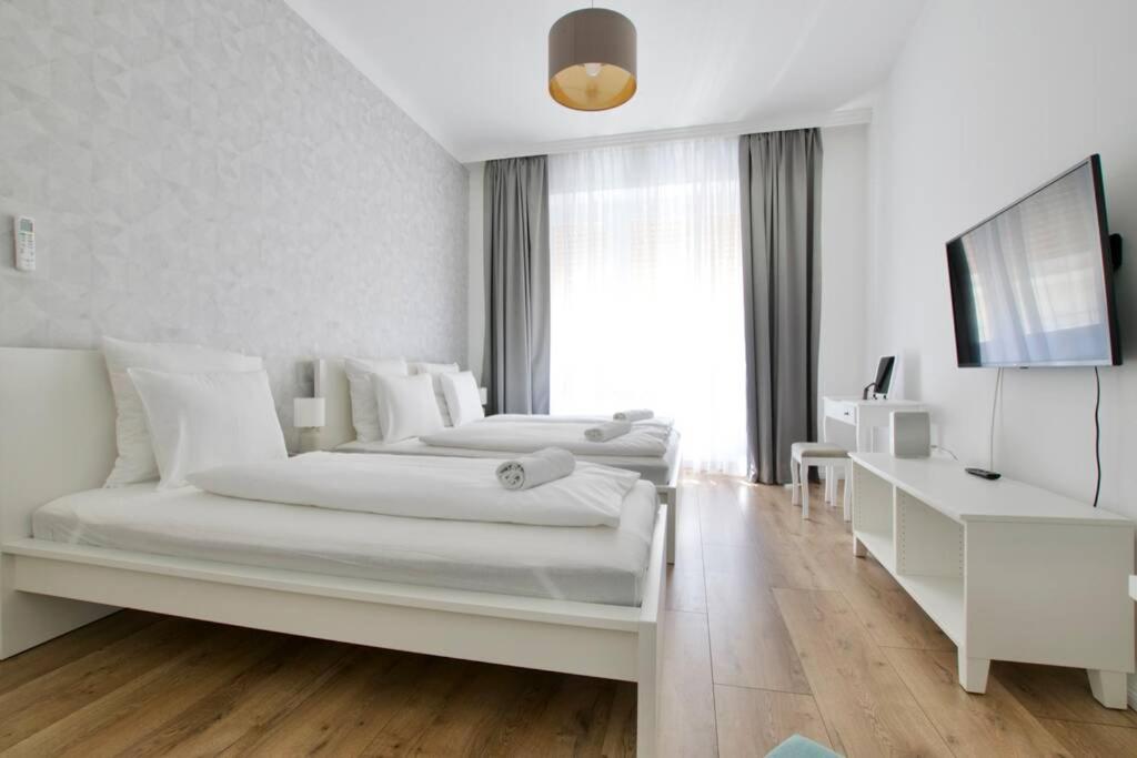 Premium Apartment By Hi5-Vaci Str. 3 Bedroom Budapest Eksteriør billede