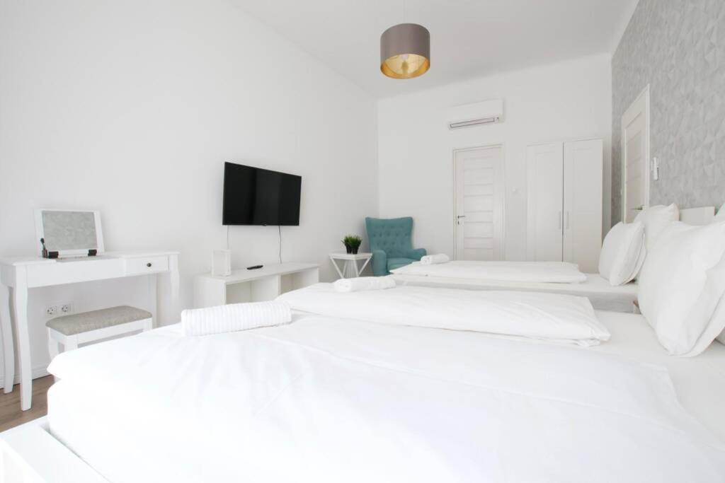 Premium Apartment By Hi5-Vaci Str. 3 Bedroom Budapest Eksteriør billede