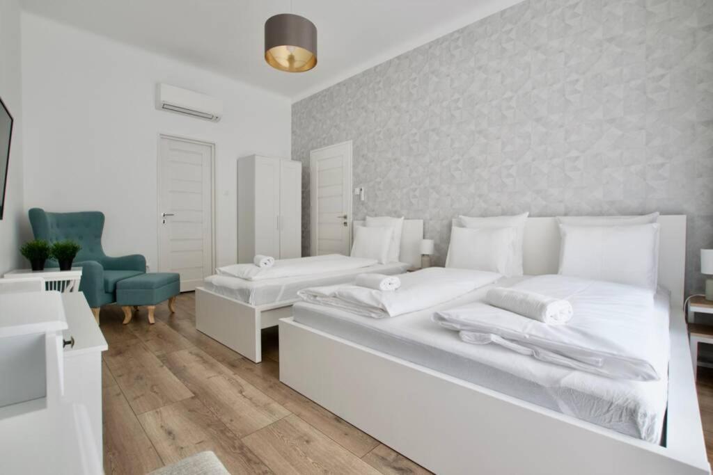 Premium Apartment By Hi5-Vaci Str. 3 Bedroom Budapest Eksteriør billede