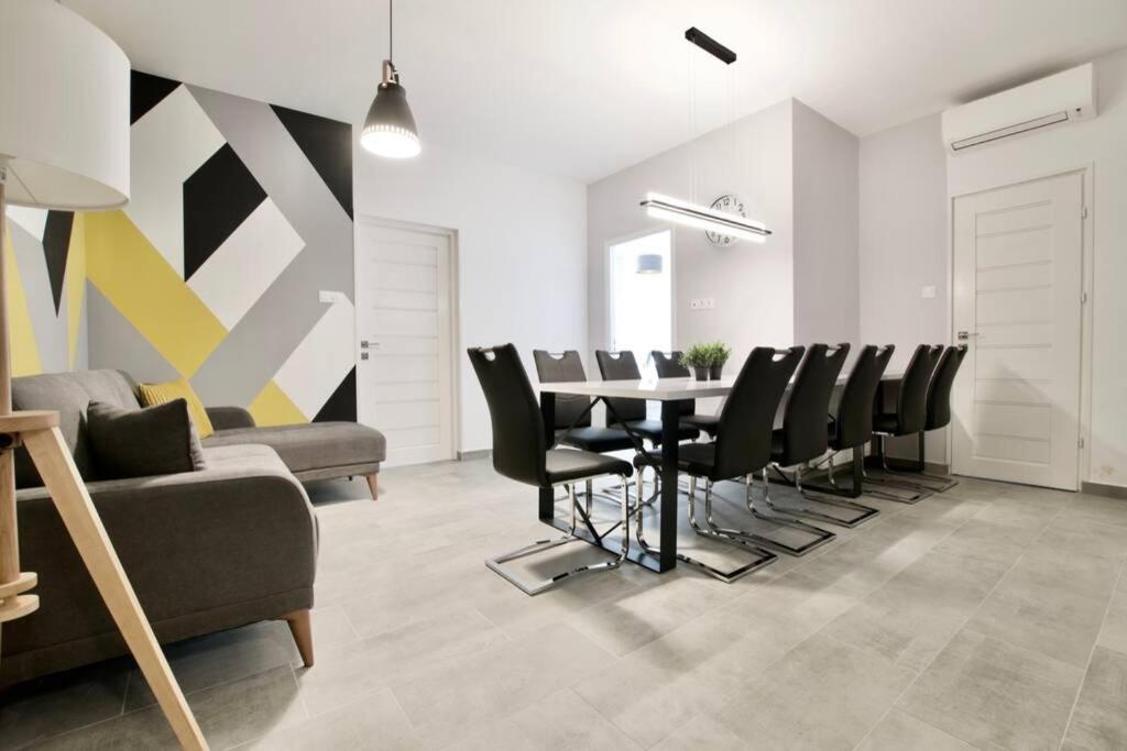 Premium Apartment By Hi5-Vaci Str. 3 Bedroom Budapest Eksteriør billede