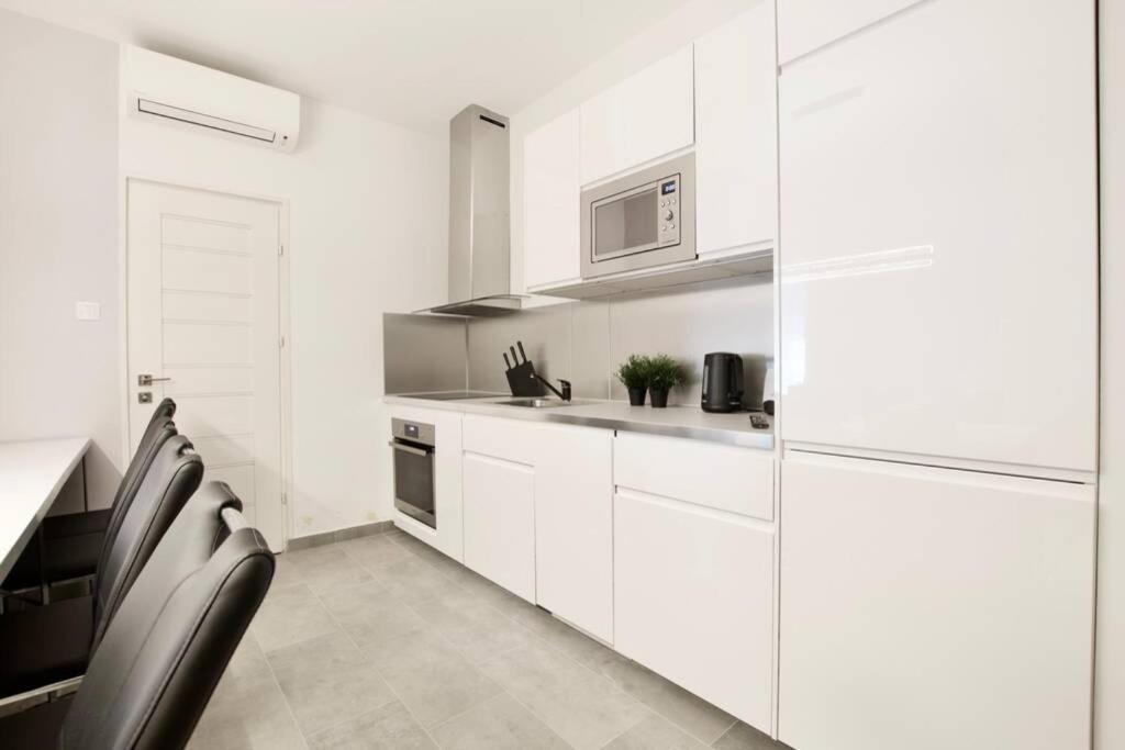 Premium Apartment By Hi5-Vaci Str. 3 Bedroom Budapest Eksteriør billede